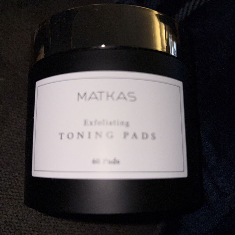 MATKAS Korean Witch Hazel Exfoliating Toning Pads for Face – 60 count